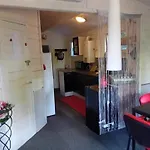 Chalet Op Rustig Park In De *