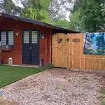 Op Rustig Park In De Chalet