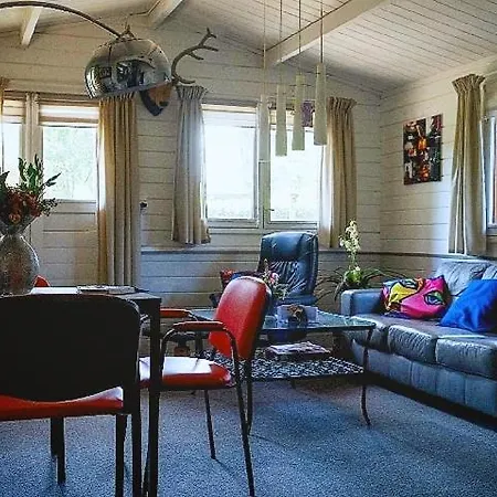 Op Rustig Park In De Chalet Putten