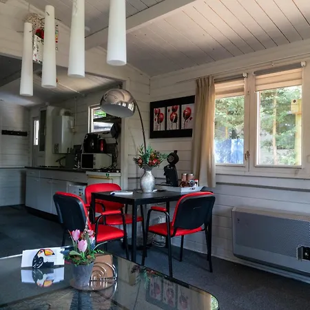 Op Rustig Park In De Chalet Putten