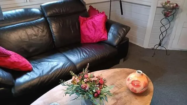 Op Rustig Park In De Domek alpejski Putten