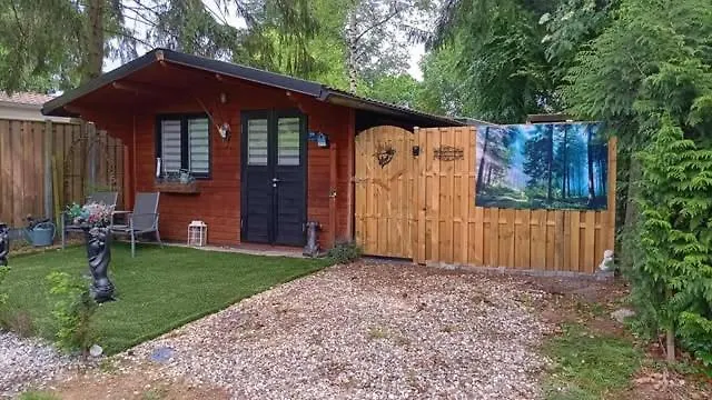 Op Rustig Park In De Domek alpejski